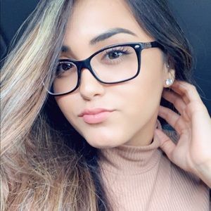 Meet your Posher, Marina